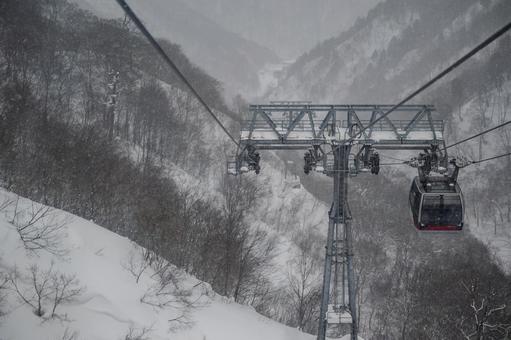 谷川岳ロープウェイから見た景色 谷川岳ロープウェイから見た景色の写真
