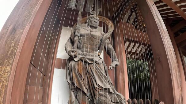 東京都港区高輪３丁目　東禅寺山門の仁王像 東禅寺,山門,外観の写真素材