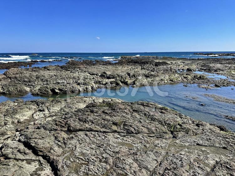 新宮市　三輪崎海岸　沿岸　鈴島　孔島 新宮市,三輪崎海岸,沿岸の写真素材