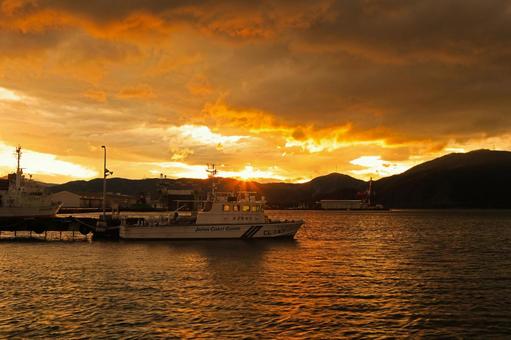 港の夕焼け 港の夕焼けの写真