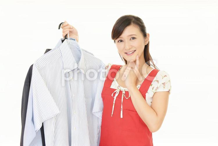 洗濯物と主婦 洗濯物,家事,洗濯の写真素材