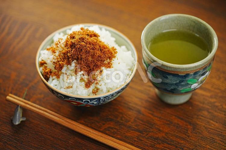 山椒風味の鰹のふりかけご飯 食事,食卓,朝ごはんの写真素材