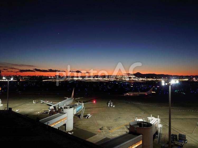 羽田空港の飛行機 飛行機,旅客機,羽田空港の写真素材