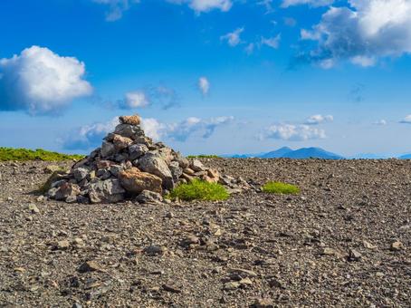 イザルガ岳山頂のケルン イザルガ岳山頂のケルン 光岳,イザルガ岳,光岩の写真素材