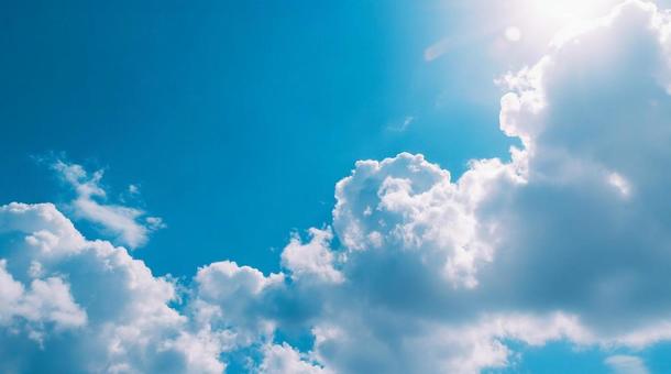 夏の青空と白い雲・空模様・天気・快晴 夏の青空と白い雲・空模様・天気・快晴の写真
