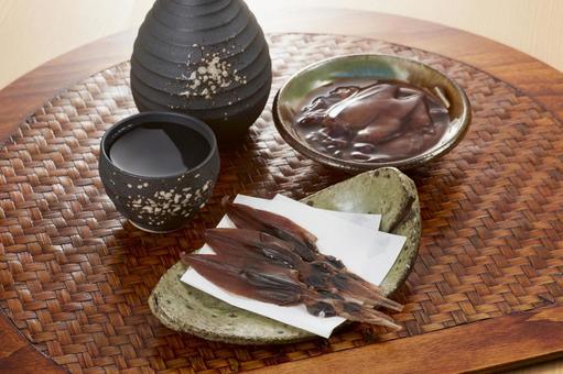 ほたるいかと日本酒 ホタルイカ,酒,食べ物の写真素材