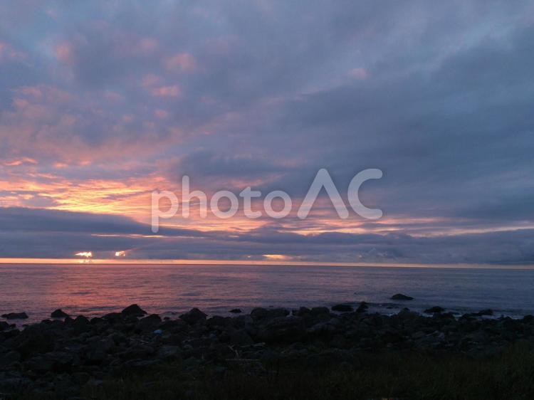 海と夕日 海,夕日,空の写真素材