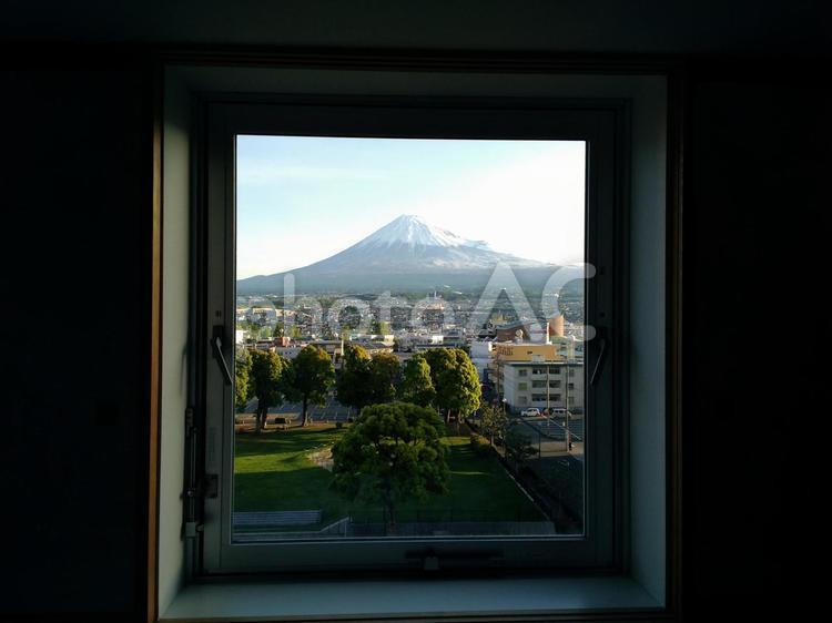 額の中の富士山？ 富士山,額,窓の写真素材
