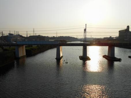 夕暮れの橋 夕暮れの橋の写真