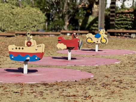 秋の昼間　福井少年運動公園　遊具 山,パーゴラ,ベンチの写真素材