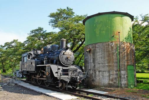 C12 蒸気機関車 給水塔 C12 蒸気機関車 給水塔 鉄道,電車,線路の写真素材