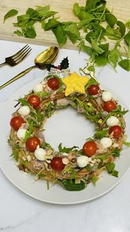 クリスマスリースのサラダ 手作り,料理,クッキングの写真素材