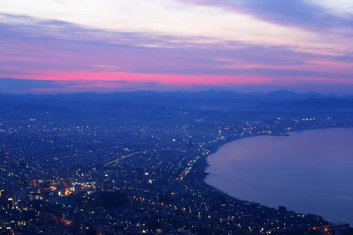 函館山から眺める美しい朝焼けの風景 函館山から眺める美しい朝焼けの風景の写真