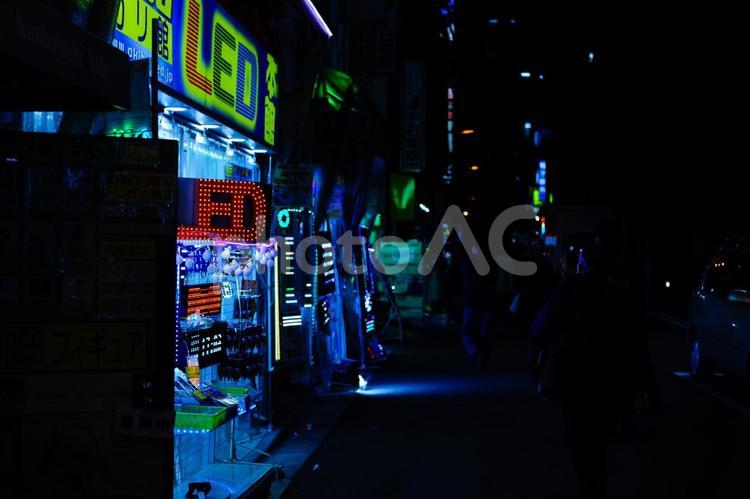 夜の電気街　秋葉原 秋葉原,東京,電気街の写真素材