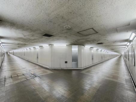 東成田駅から成田空港への長い地下通路 地下通路,地下道,通路の写真素材