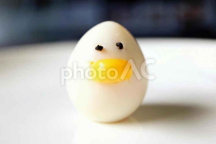 たまごのひよこ うずらの卵,デコ,ひよこの写真素材