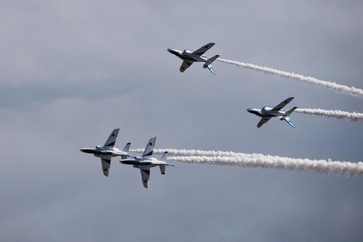 ブルーインパルス　フォーシップ　4の写真