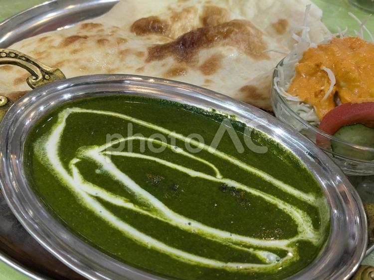 インドカレー　グリーンカレー インド料理,グリーンカレー,ほうれん草カレーの写真素材