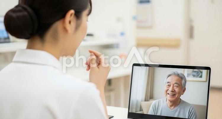 遠隔で容態の確認をするアジア人看護師 看護師,容態,確認の写真素材