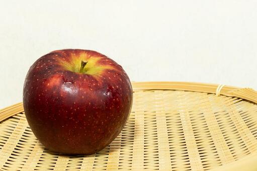 秋映（りんご） 果物,果実,フルーツの写真素材