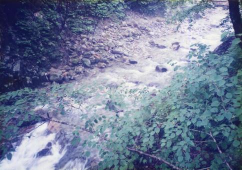 奥新川の清水滝からの渓流 奥新川の清水滝からの渓流の写真