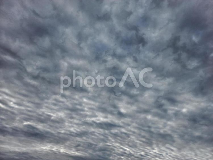 おどろおどろしい雰囲気の雲 雲,空,天候の写真素材