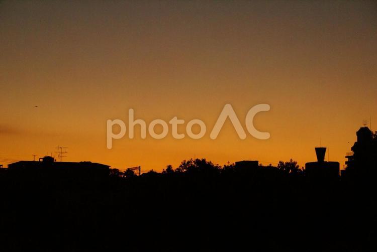 晴れの日の朝焼けの風景 京都,伏見,朝焼けの写真素材