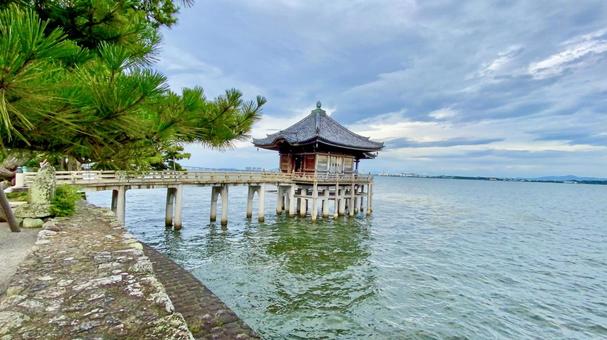 Photo, lake biwa, floating church, shiga prefecture, 
