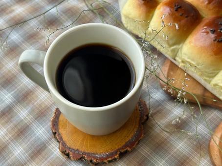 ちぎりパンとコーヒー ちぎりパンとコーヒー ちぎりパン,あんぱん,コーヒーの写真素材