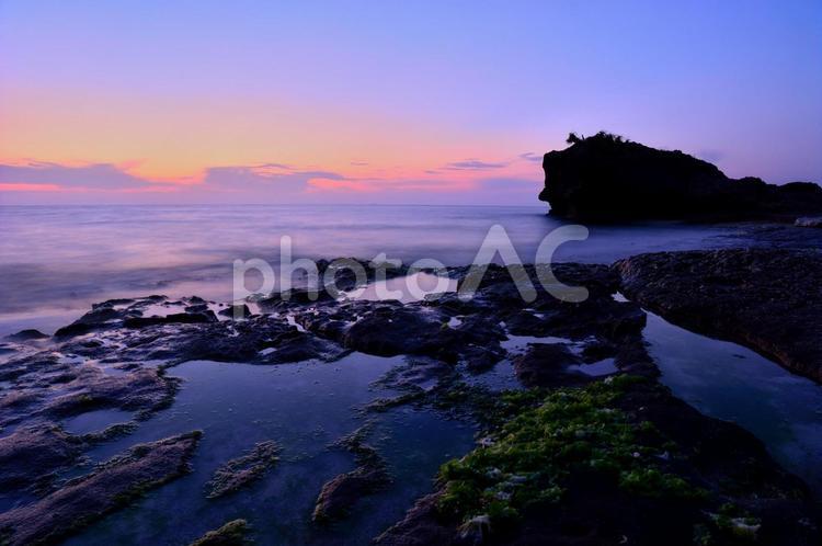 沖縄の海５ 夕日,夕焼け,海の写真素材