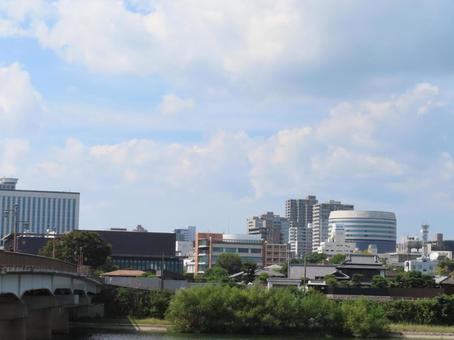 岡山市街地 青空 岡山市街地 青空 8月,夏,岡山市街地の写真素材