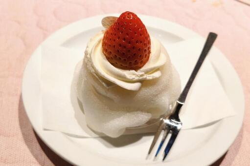 美味しい苺クリーム大福 苺大福,苺,イチゴの写真素材