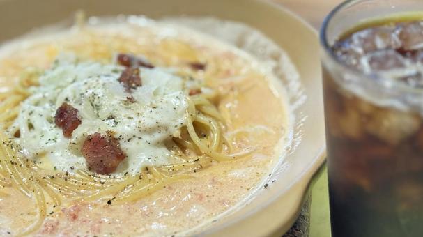 パスタとコーヒー カルボナーラ,スパゲッティ,麺の写真素材
