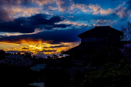 偕楽園　夕焼けに染まる空の写真