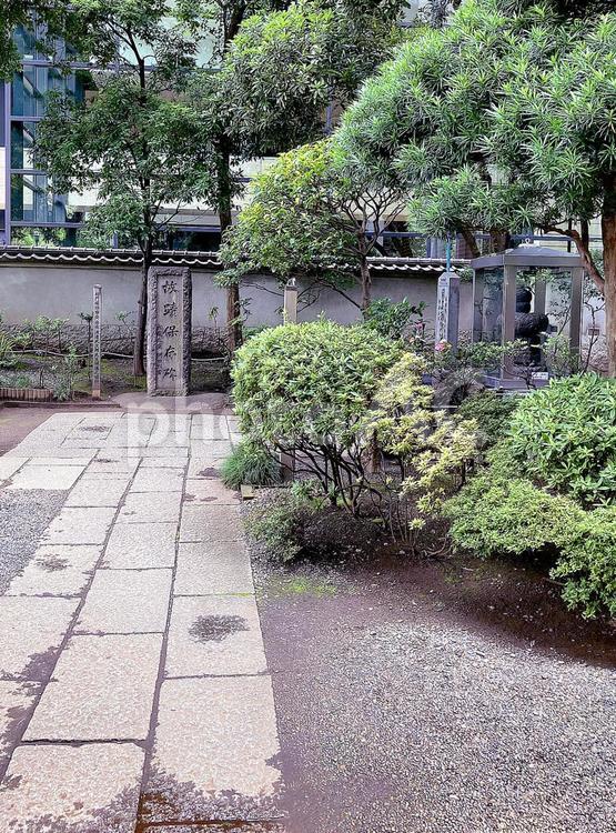 東京風景・将門塚 将門塚,平将門,首塚の写真素材