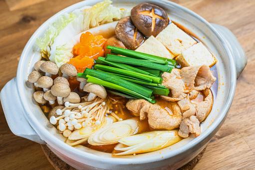 チゲ鍋 チゲ鍋,鍋料理,韓国風の写真素材