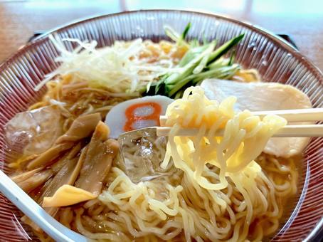 Photo, chilled ramen, ramen, roasted pork fillet, 