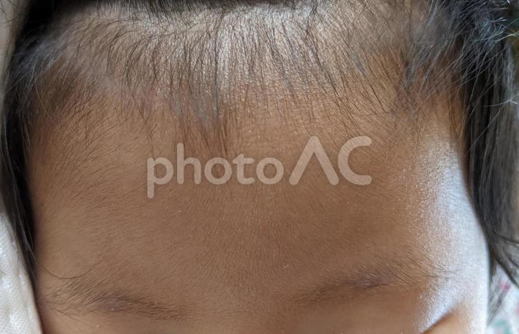 赤ちゃんのおでこ 赤ちゃん,おでこ,眉毛の写真素材