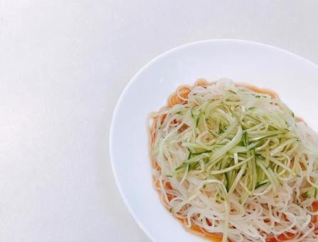 冷やし中華 冷やし中華 冷やし中華,麺,胡瓜の写真素材