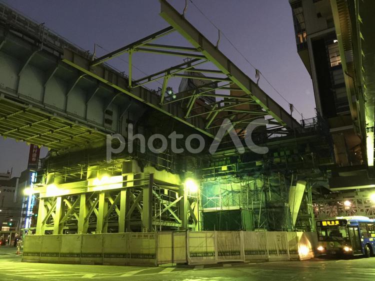 渋谷ヒカリエ前の再開発工事 再開発,夜景,工事中の写真素材