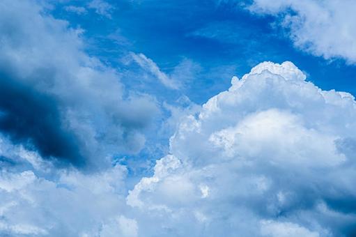 夏の入道雲と青空 夏の入道雲と青空の写真