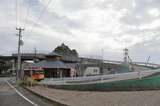 甲浦駅、軌道へアプローチするスロープ 阿佐海岸鉄道,阿佐東線,甲浦駅の写真素材