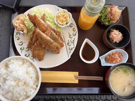 フライ定食 料理,食事,ご飯の写真素材