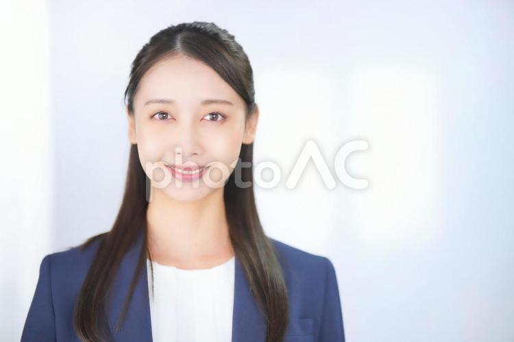 女性の証明写真（余白） 女性,セールスマン,営業の写真素材
