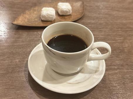 コーヒーと小菓子 コーヒーと小菓子 プティフール,小菓子,クッキーの写真素材