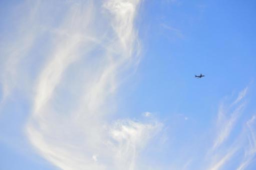 Airplane flying in the sky, céu azul, avião, nuvem, JPG