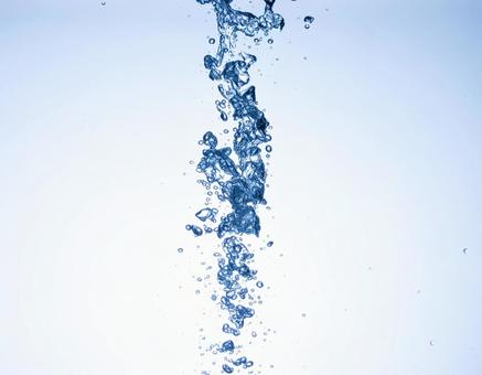 注がれる水 注がれる水の写真