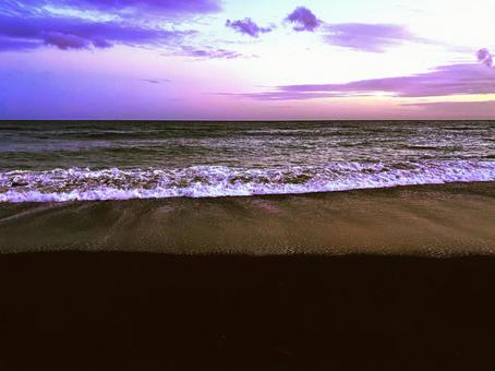 マジックアワー幻想的な色に染まる水平線 水平線,マジックアワー,美しいの写真素材