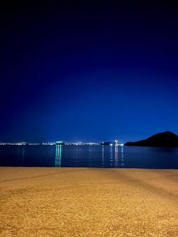 夜のビーチ 浜辺,海岸,夜の写真素材
