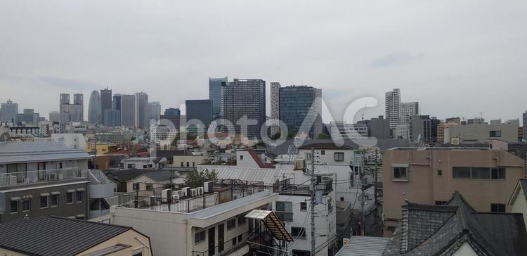 都会　高所より　住宅街から新宿方面を望む 都会,日本,都内の写真素材